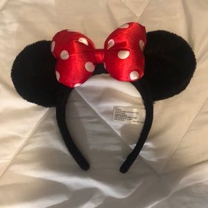 Minnie Mouse ears